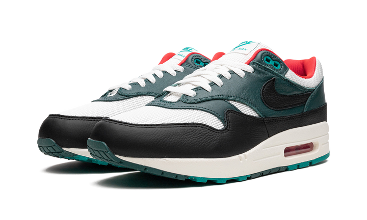 NIKE AIR MAX 1 X LEBRON LIVERPOOL