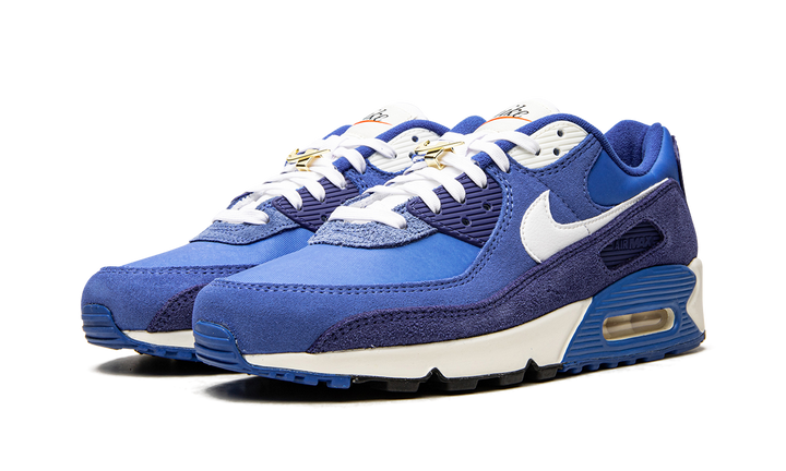 NIKE AIR MAX 90 SE FIRST USE SIGNAL BLUE