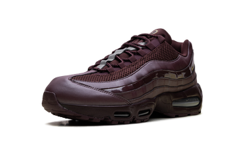 NIKE AIR MAX 95 SE BIG BUBBLE TOTAL 90 BURGUNDY CRUSH — Stock