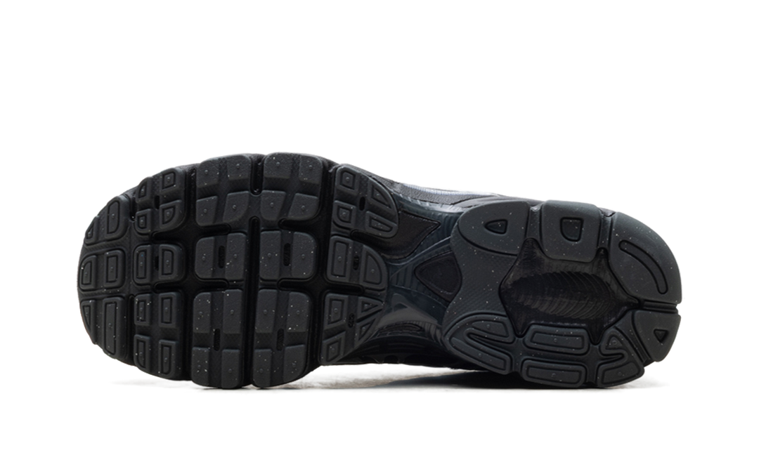 NIKE AIR MAX MOTO 2K BLACK METALLIC SILVER WOMENS