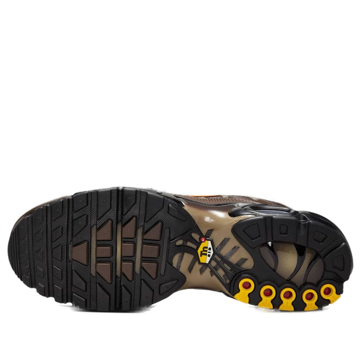 NIKE AIR MAX PLUS BAROQUE BROWN SAFETY ORANGE
