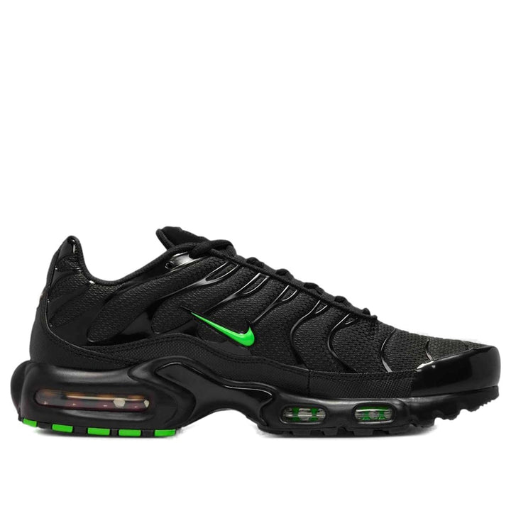 NIKE AIR MAX PLUS BLACK GREEN STRIKE