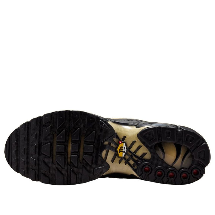NIKE AIR MAX PLUS BLACK HONEY