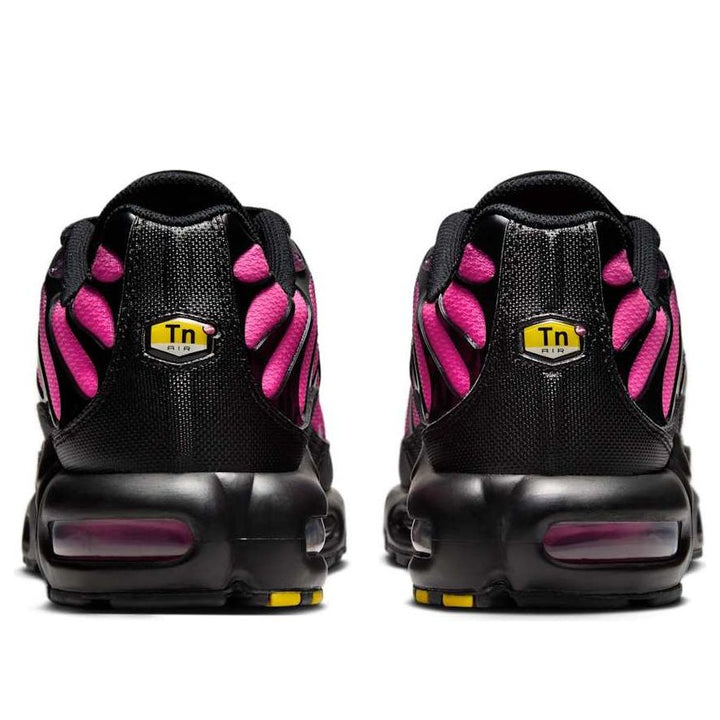 NIKE AIR MAX PLUS BLACK HYPER PINK