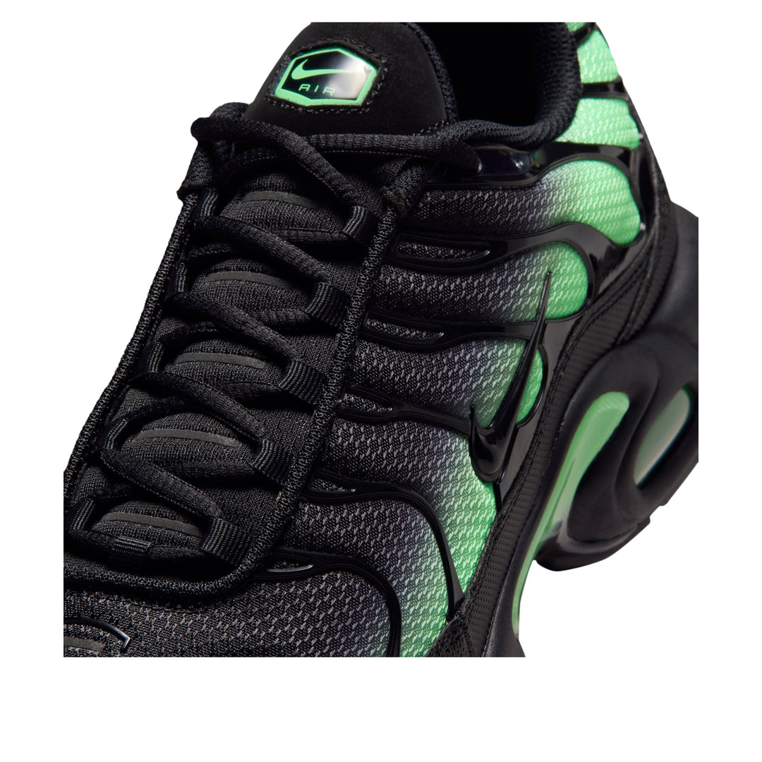 NIKE AIR MAX PLUS BLACK ILLUSION GREEN