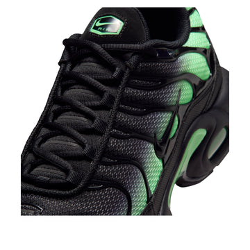 NIKE AIR MAX PLUS BLACK ILLUSION GREEN — Stock