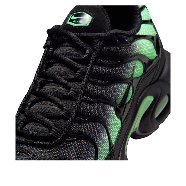 NIKE AIR MAX PLUS BLACK ILLUSION GREEN