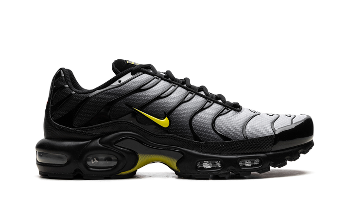 NIKE AIR MAX PLUS BLACK OPTI YELLOW
