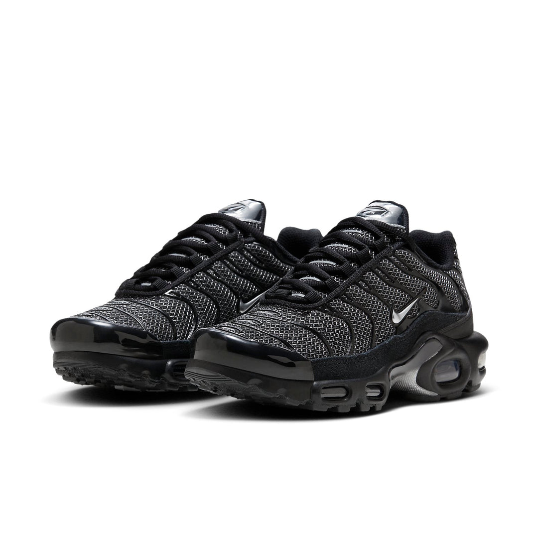 NIKE AIR MAX PLUS BLACK SUEDE SILVER WOMENS