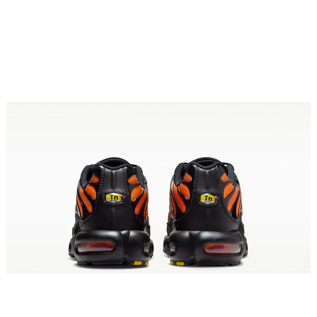NIKE AIR MAX PLUS &