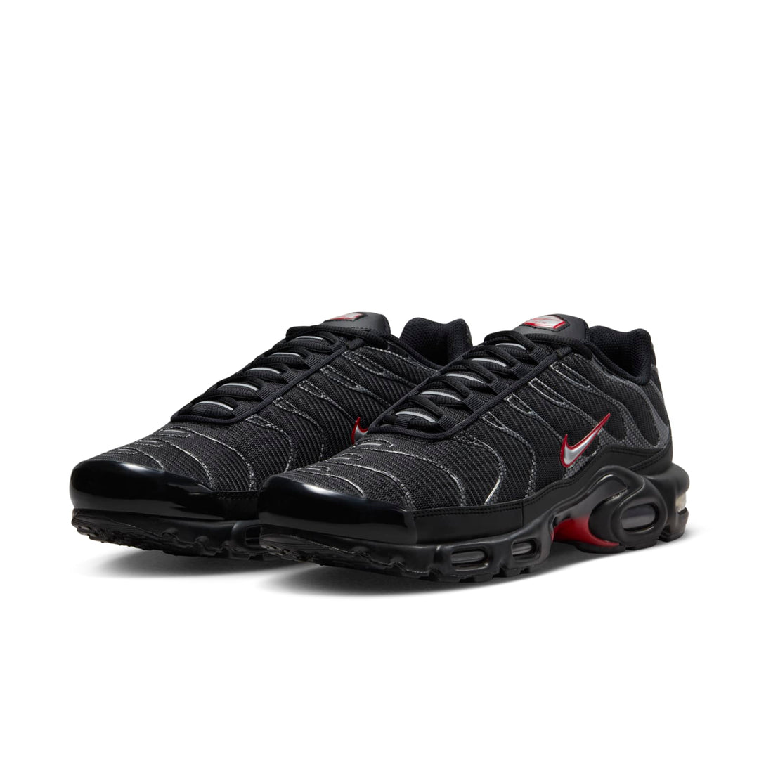 NIKE AIR MAX PLUS BLACK UNIVERSITY RED METALLIC SILVER