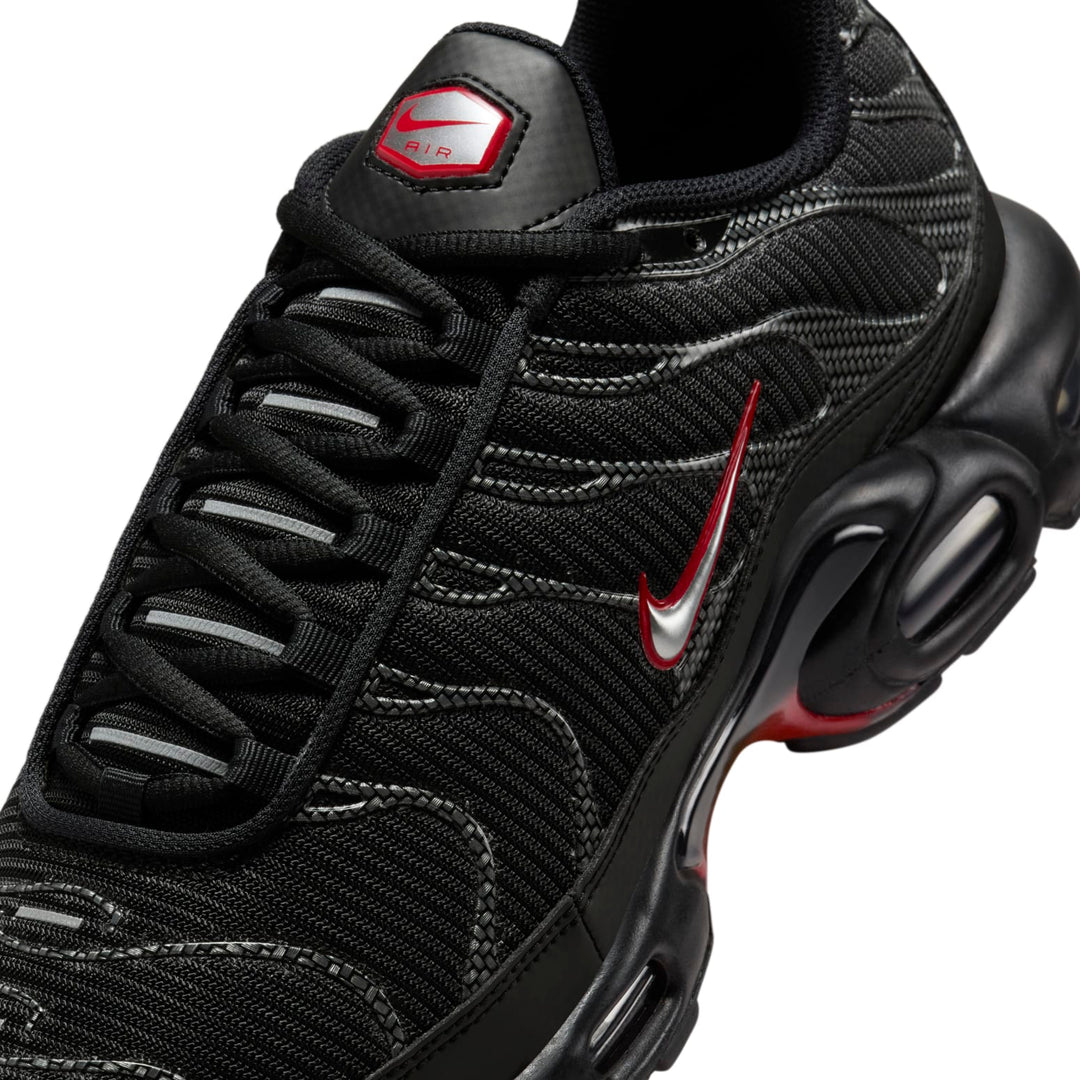 NIKE AIR MAX PLUS BLACK UNIVERSITY RED METALLIC SILVER