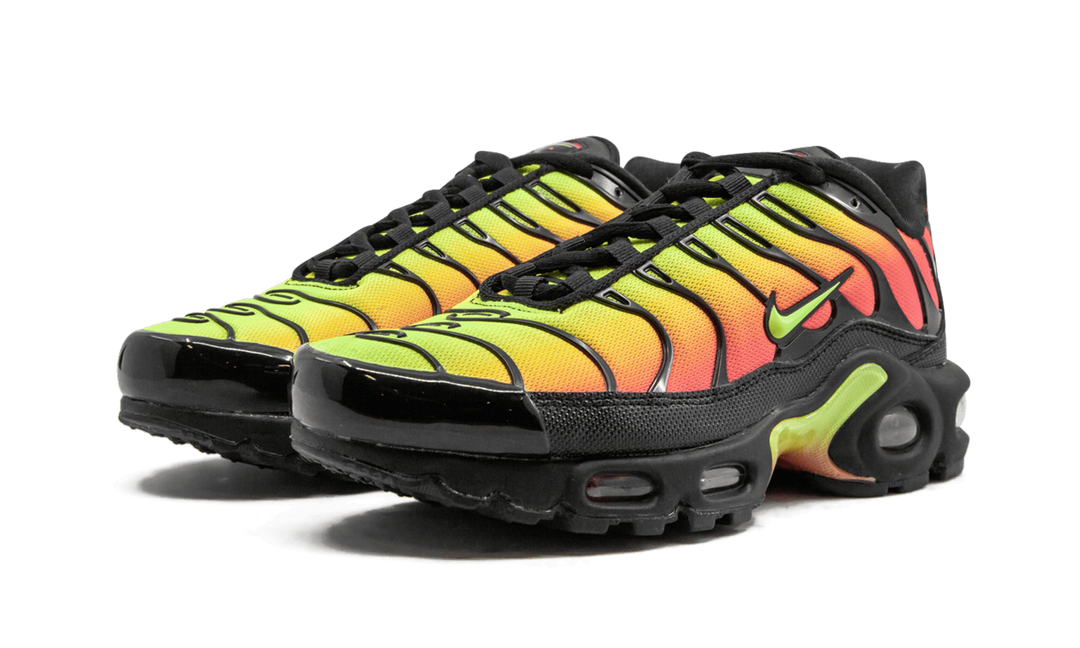 NIKE AIR MAX PLUS BLACK VOLT SOLAR RED (WOMEN&