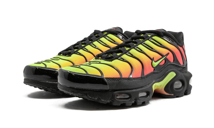 NIKE AIR MAX PLUS BLACK VOLT SOLAR RED (WOMEN&