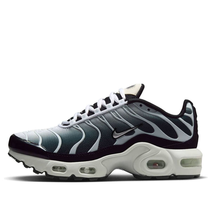 NIKE AIR MAX PLUS BLACK WHITE SAIL METALLIC COOL GREY GS