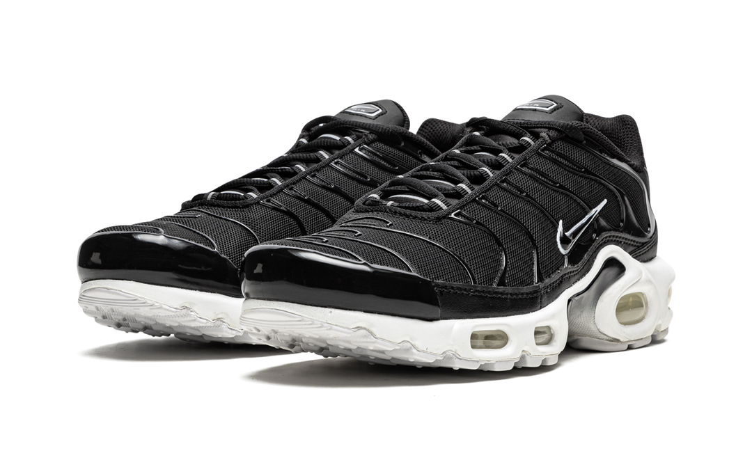 NIKE AIR MAX PLUS BLACK WOMENS