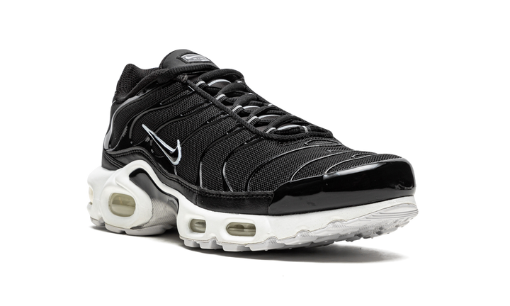 NIKE AIR MAX PLUS BLACK WOMENS