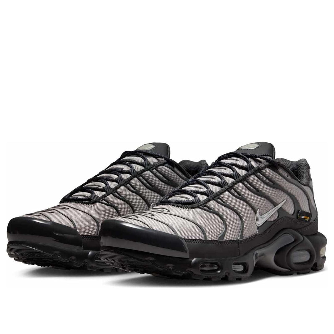 NIKE AIR MAX PLUS &