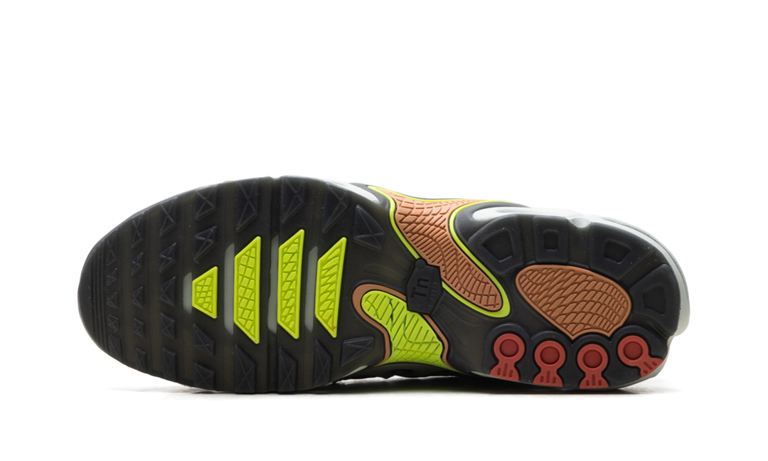 NIKE AIR MAX PLUS DRIFT LIGHT SILVER VOLT