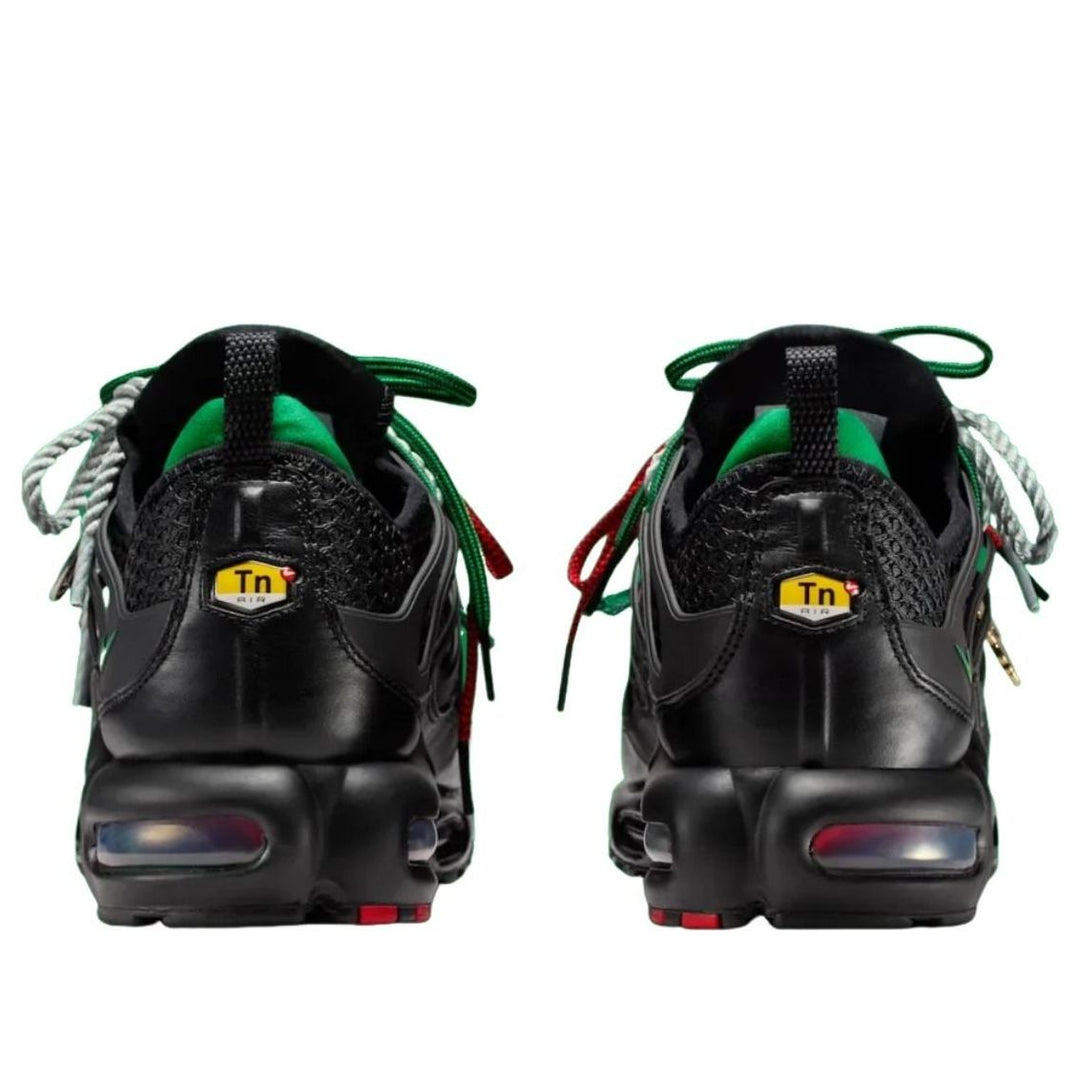 NIKE AIR MAX PLUS HOMECOMING BLACK