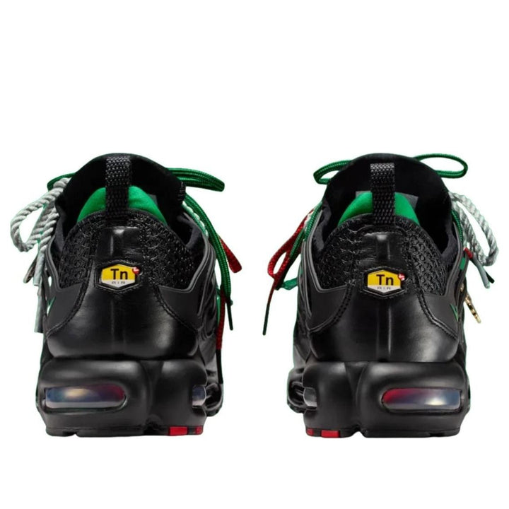 NIKE AIR MAX PLUS HOMECOMING BLACK