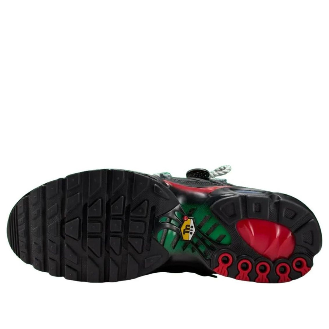 NIKE AIR MAX PLUS HOMECOMING BLACK