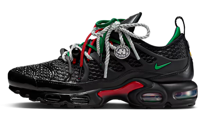 NIKE AIR MAX PLUS HOMECOMING BLACK