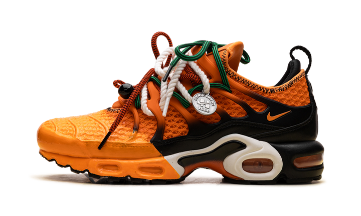 NIKE AIR MAX PLUS HOMECOMING SAFETY ORANGE