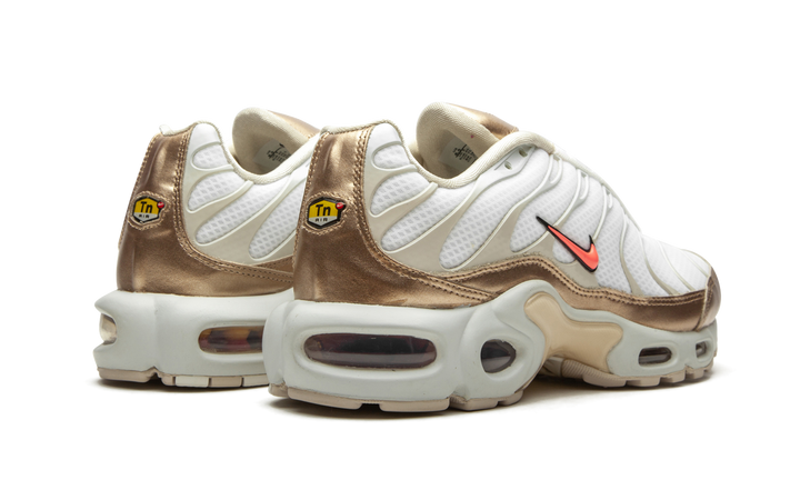 NIKE AIR MAX PLUS LIGHT OREWOOD BROWN WOMENS