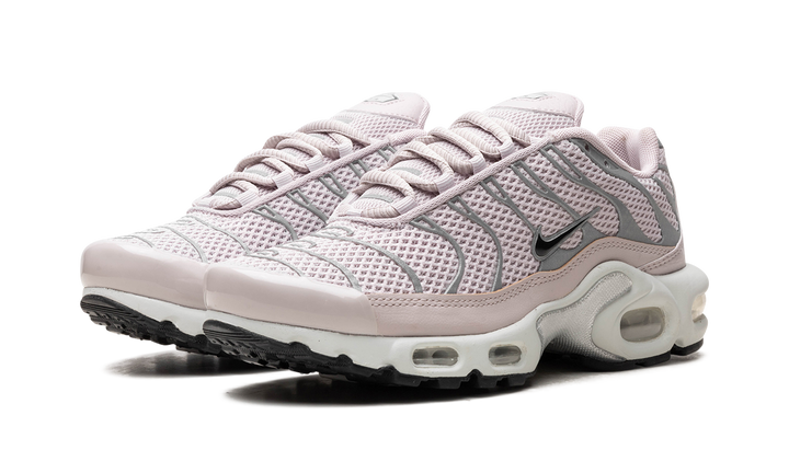 NIKE AIR MAX PLUS PLATINUM VIOLET WOMENS