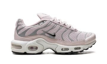 NIKE AIR MAX PLUS PLATINUM VIOLET WOMENS — Stock