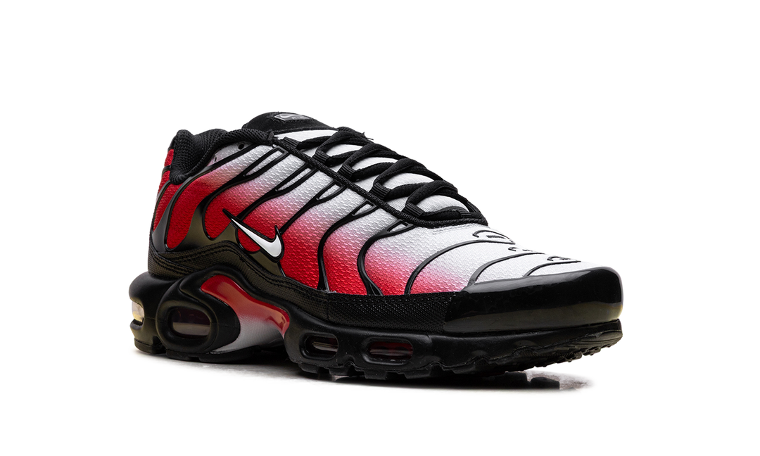 NIKE AIR MAX PLUS PURE PLATINUM UNIVERSITY RED BLACK WHITE