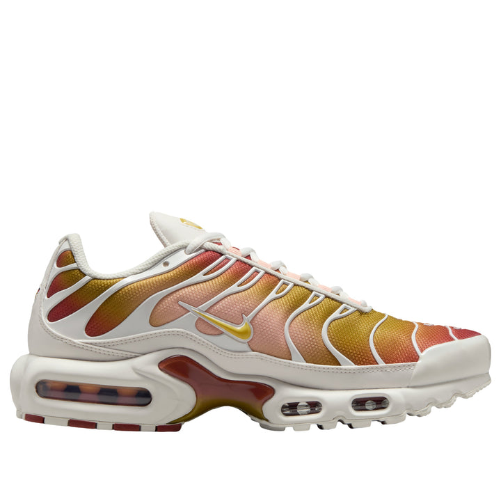 NIKE AIR MAX PLUS RUGGED ORANGE SATURN GOLD (WOMEN&