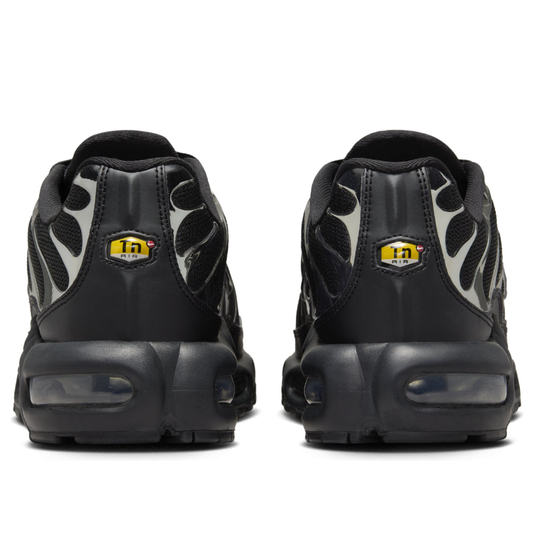 NIKE AIR MAX PLUS SE BLACK CHROME WOMENS