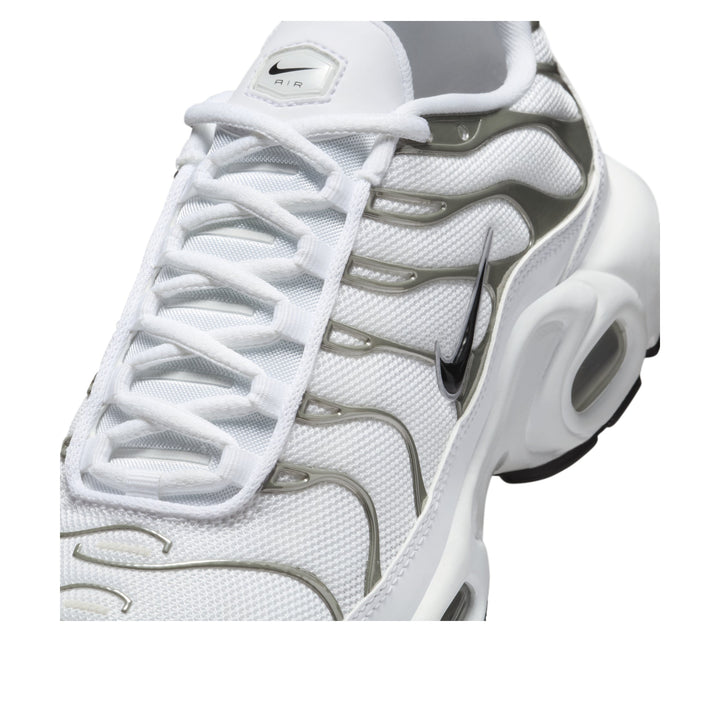 NIKE AIR MAX PLUS SE WHITE METALLIC SILVER (WOMEN&