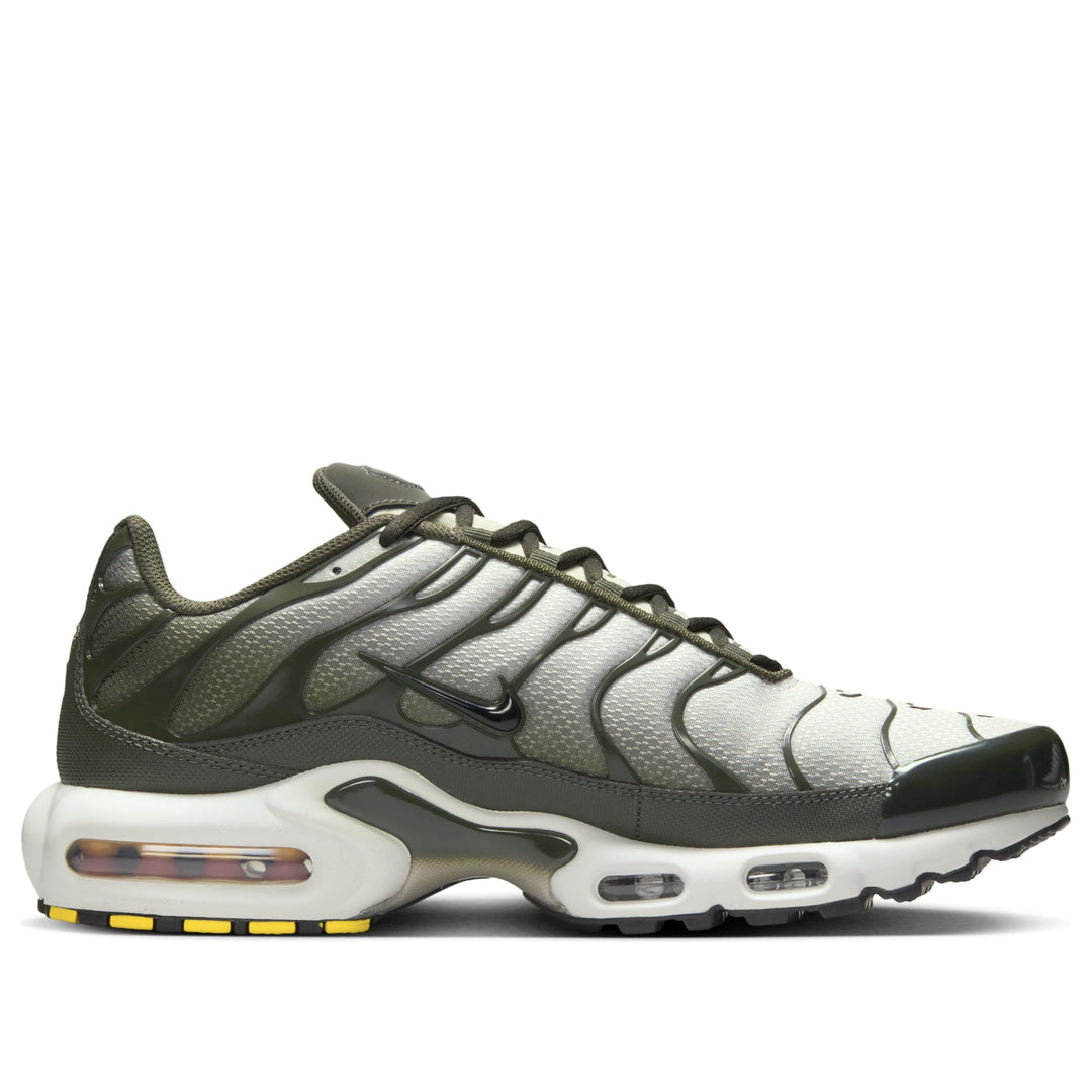 NIKE AIR MAX PLUS SEQUOIA CARGO KHAKI