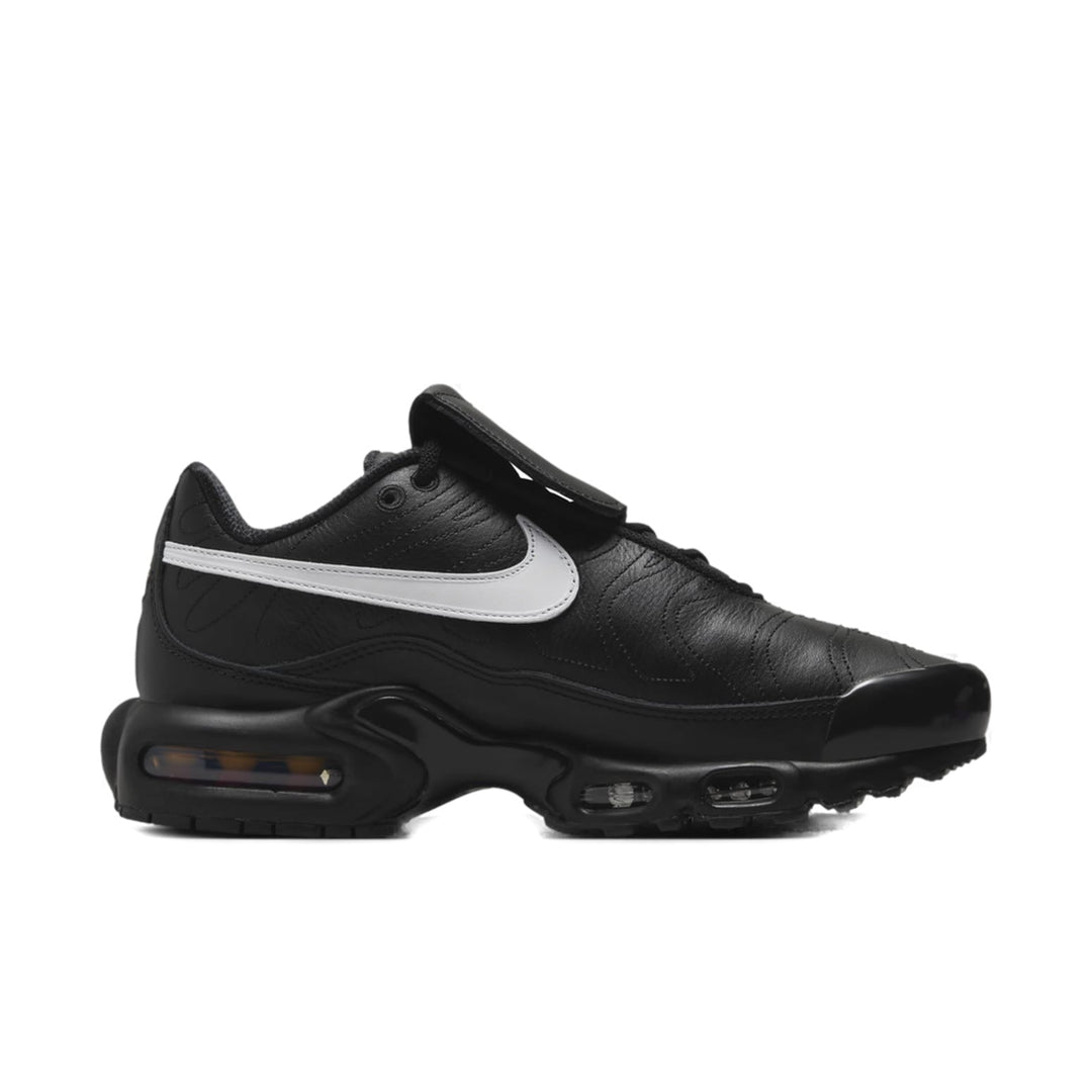 NIKE AIR MAX PLUS TIEMPO BLACK WHITE (WOMEN&