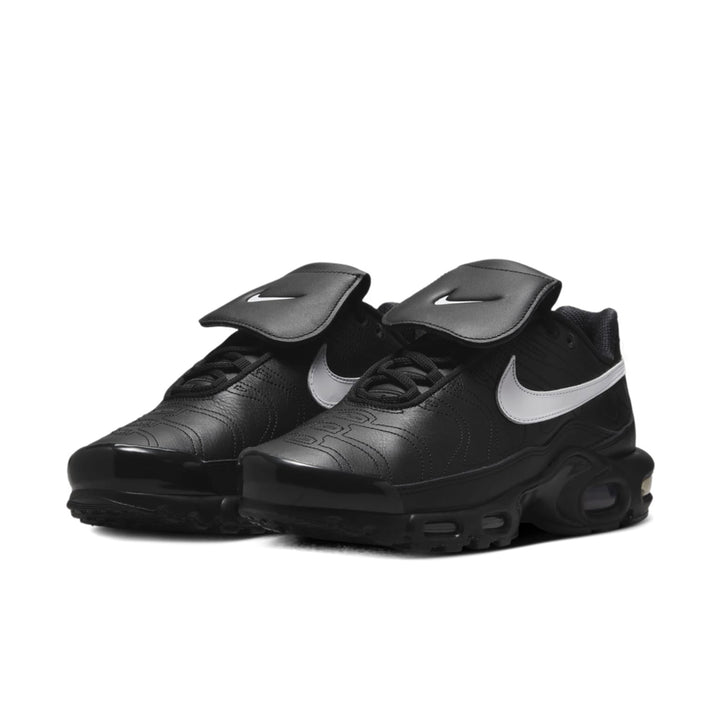 NIKE AIR MAX PLUS TIEMPO BLACK WHITE (WOMEN&