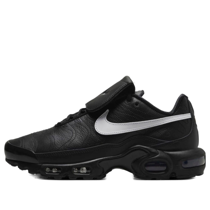 NIKE AIR MAX PLUS TIEMPO BLACK WHITE (WOMEN&