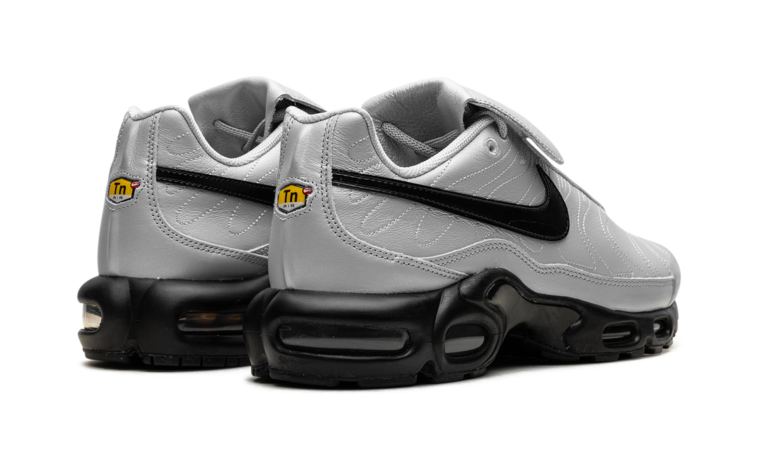 NIKE AIR MAX PLUS TIEMPO WOLF