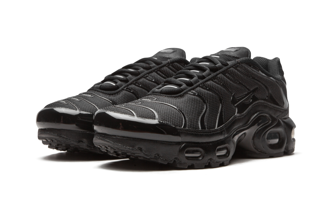 NIKE AIR MAX PLUS TRIPLE BLACK GS