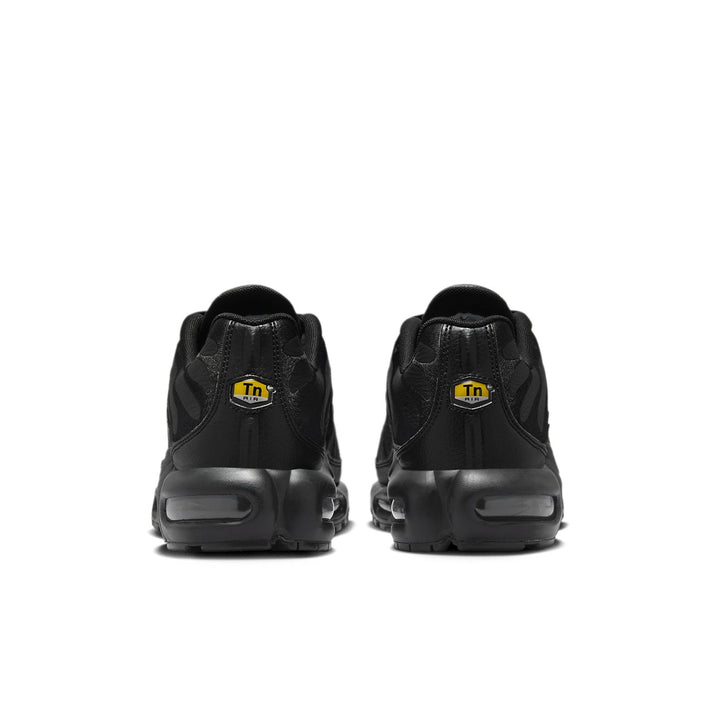 NIKE AIR MAX PLUS TRIPLE BLACK LEATHER