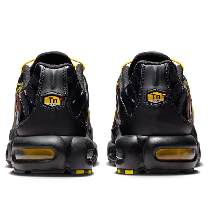 NIKE AIR MAX PLUS &