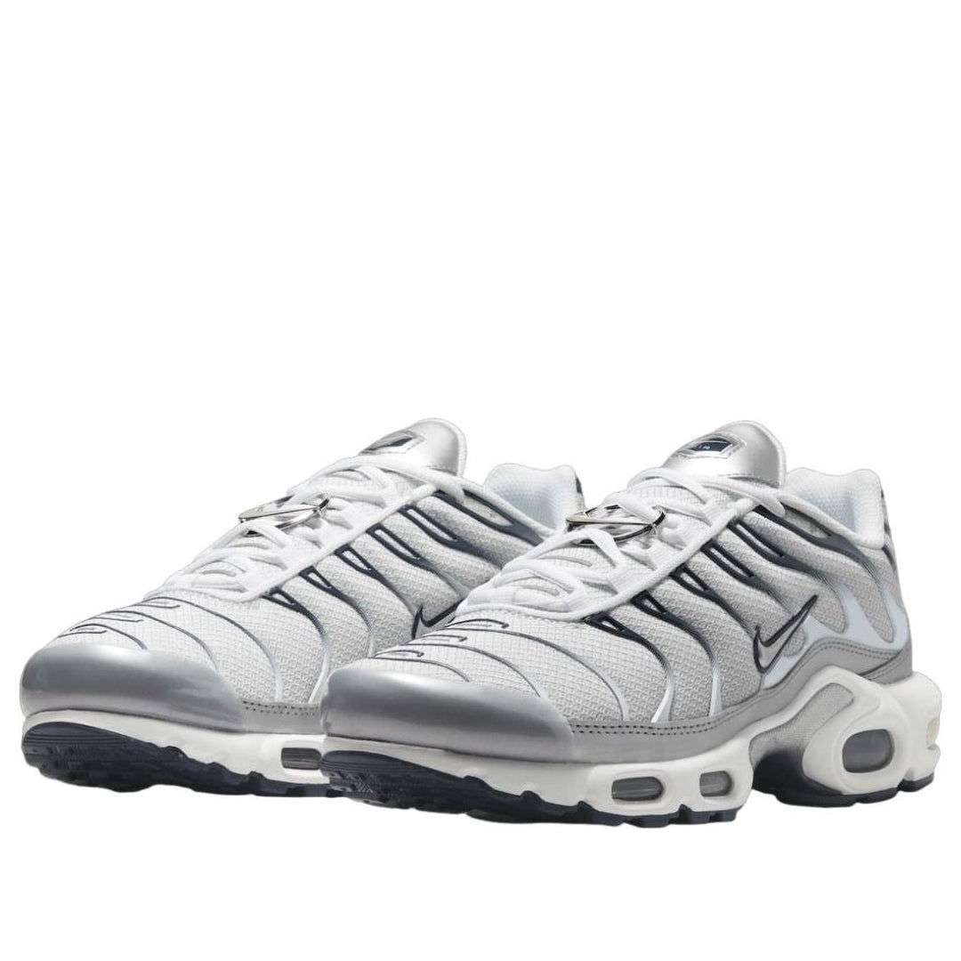 NIKE AIR MAX PLUS WHITE ASHEN SLATE METALLIC SILVER (WOMEN&