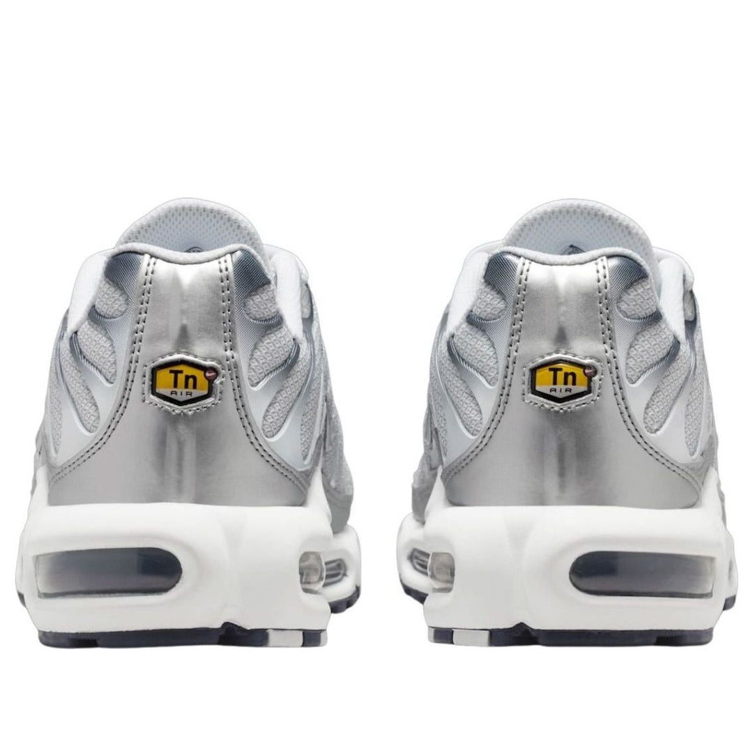 NIKE AIR MAX PLUS WHITE ASHEN SLATE METALLIC SILVER (WOMEN&