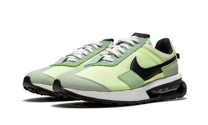 NIKE AIR MAX PRE-DAY LIQUID LIME