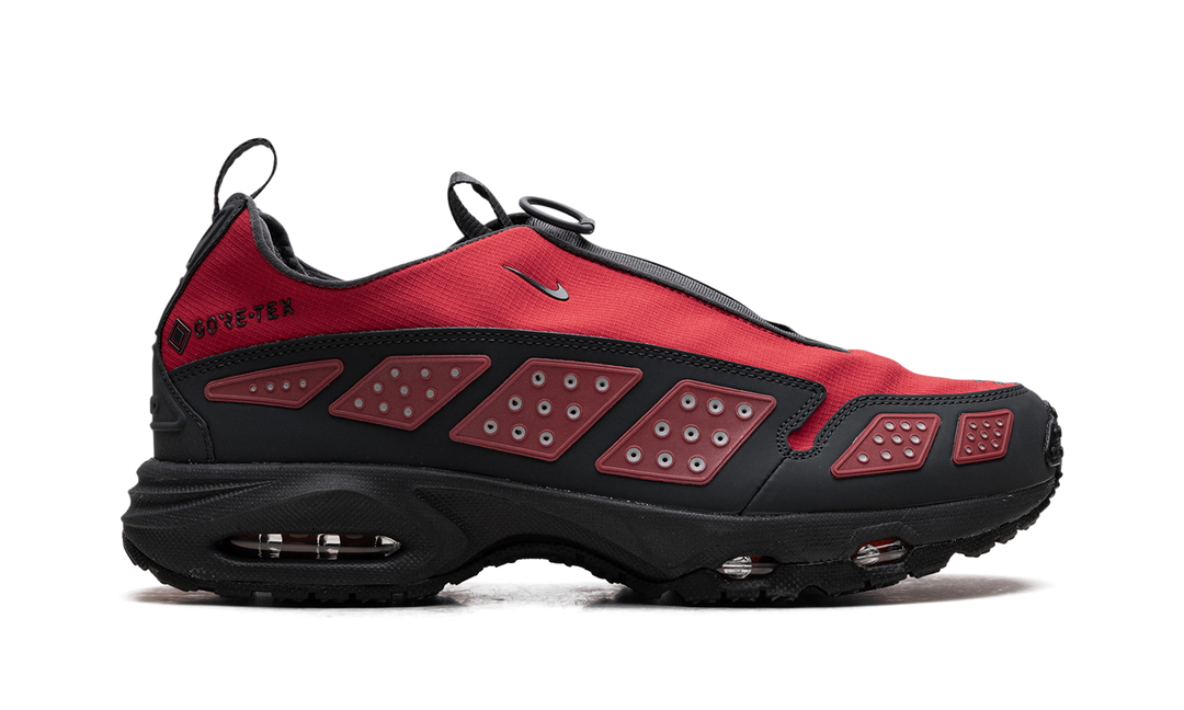NIKE AIR MAX SUNDER GORE-TEX HYPER CRIMSON WOMENS