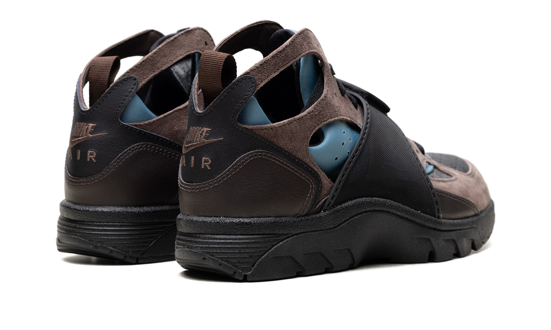 NIKE AIR TRAINER HUARACHE BAROQUE BROWN BLACK