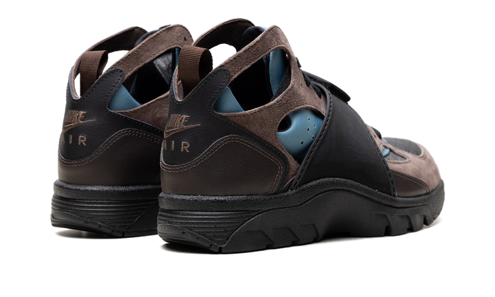NIKE AIR TRAINER HUARACHE BAROQUE BROWN BLACK