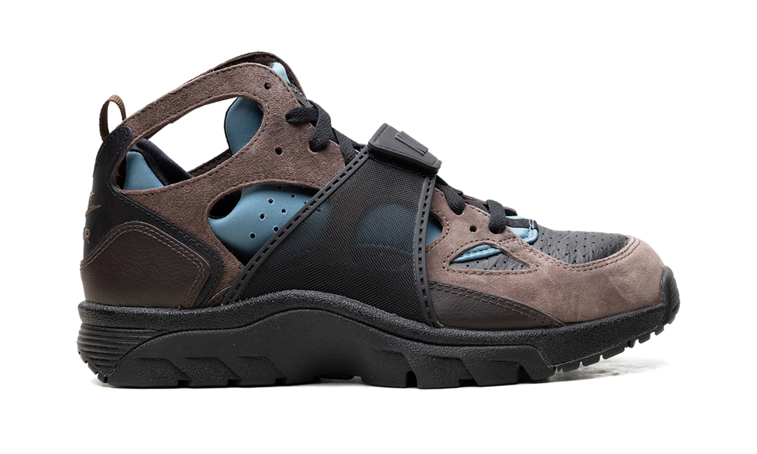 NIKE AIR TRAINER HUARACHE BAROQUE BROWN BLACK